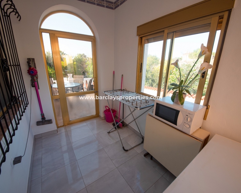 Wederverkoop - Vrijstaande Villa - Urb. La Marina