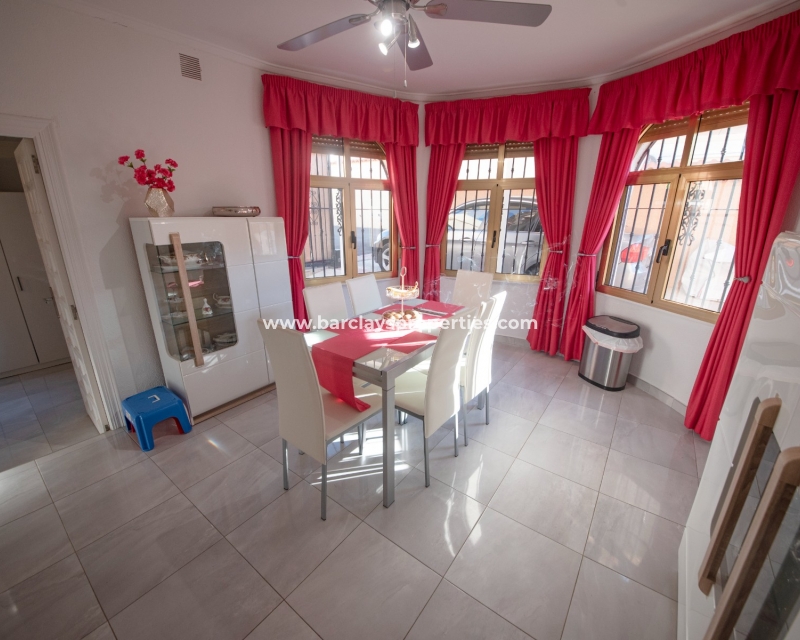 Wederverkoop - Vrijstaande Villa - Urb. La Marina