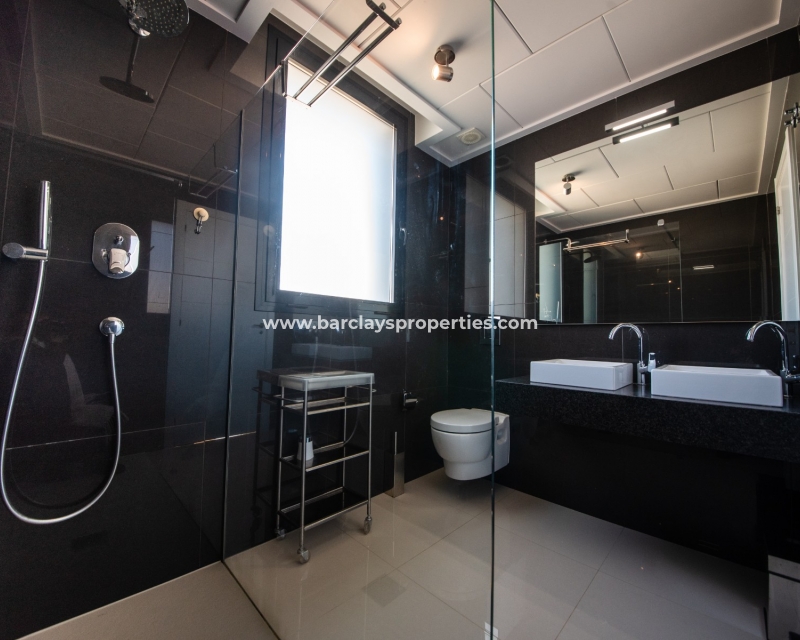 Wederverkoop - Vrijstaande Villa - Urb. La Marina