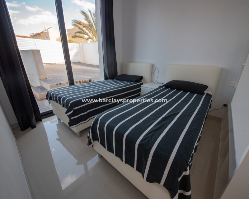 Wederverkoop - Vrijstaande Villa - Urb. La Marina