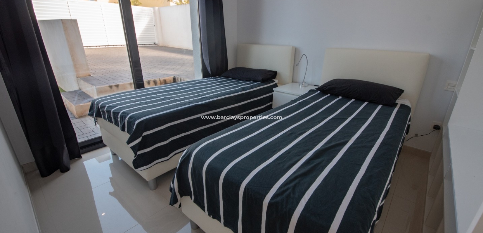 Wederverkoop - Vrijstaande Villa - Urb. La Marina