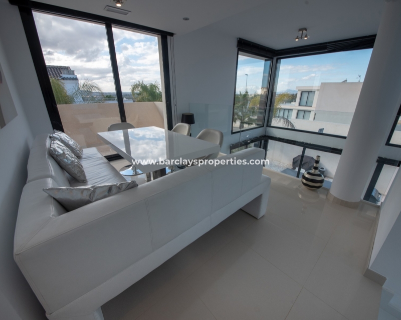 Wederverkoop - Vrijstaande Villa - Urb. La Marina