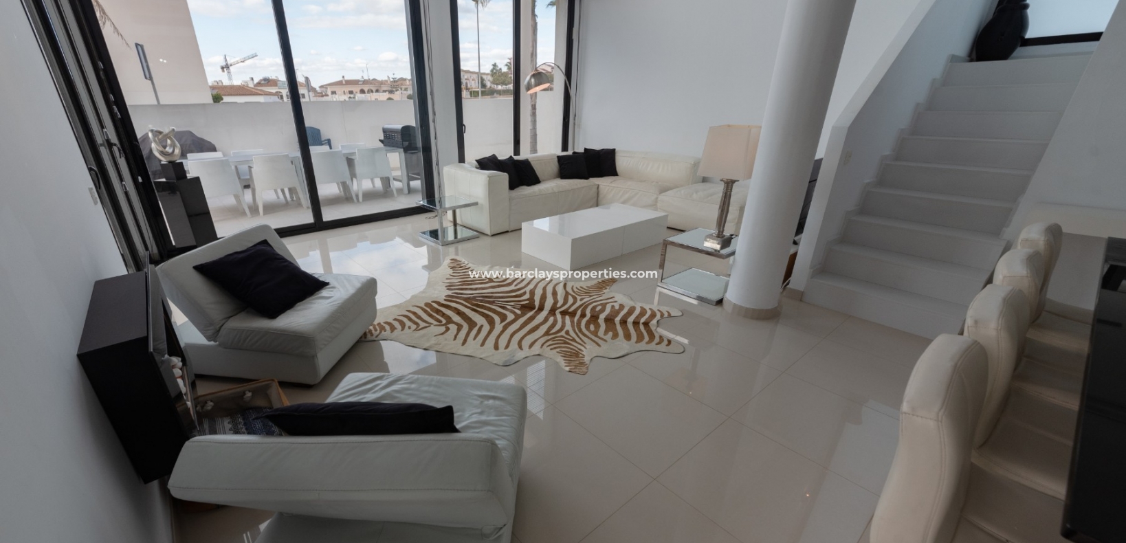 Wederverkoop - Vrijstaande Villa - Urb. La Marina