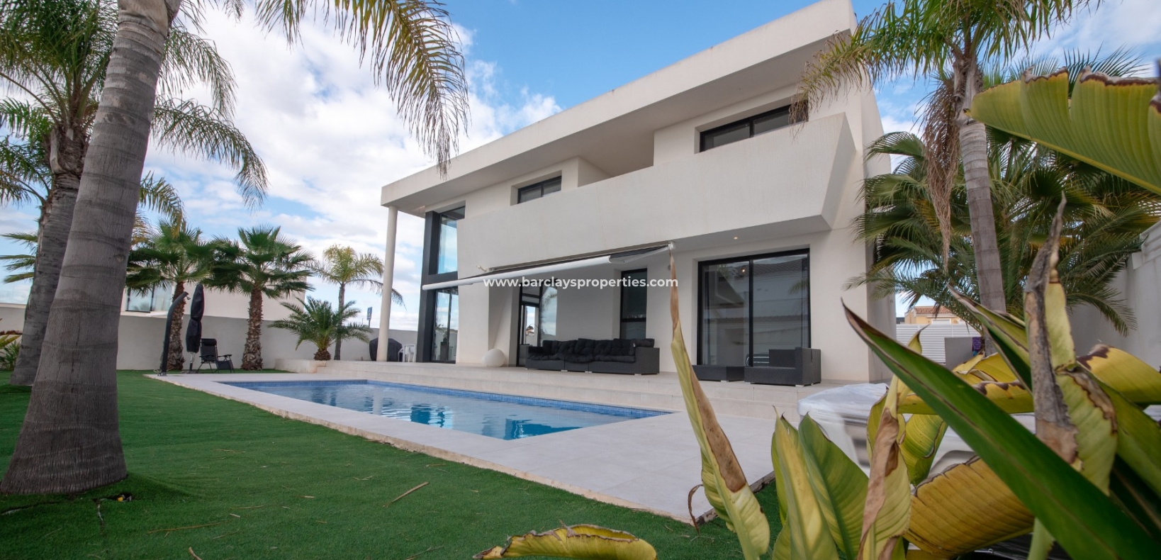 Wederverkoop - Vrijstaande Villa - Urb. La Marina