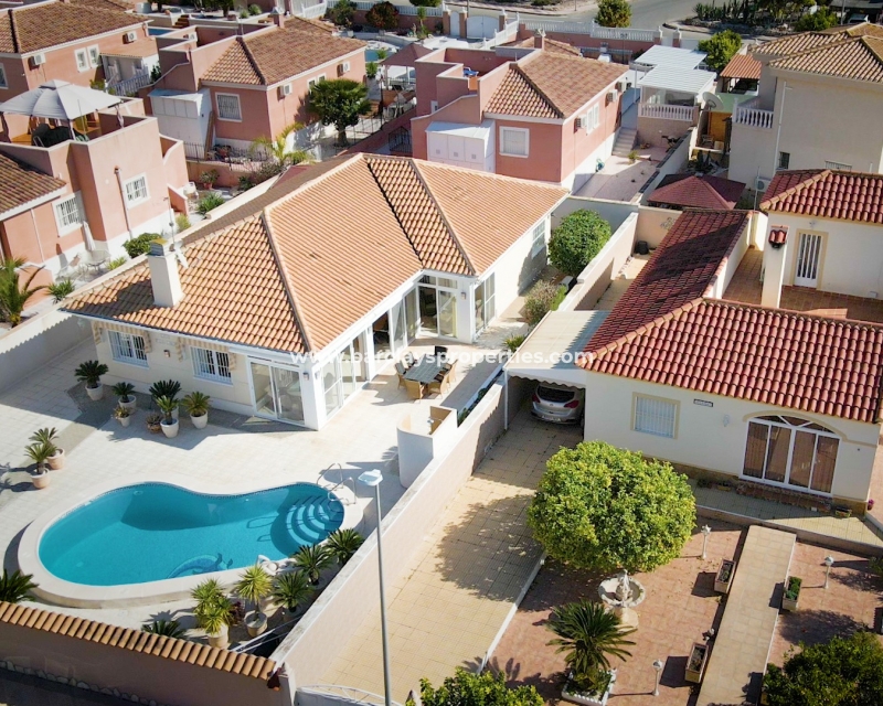 Wederverkoop - Vrijstaande Villa - Urb. La Marina