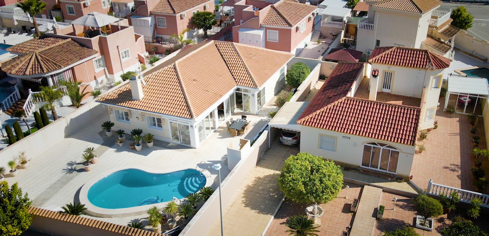 Wederverkoop - Vrijstaande Villa - Urb. La Marina