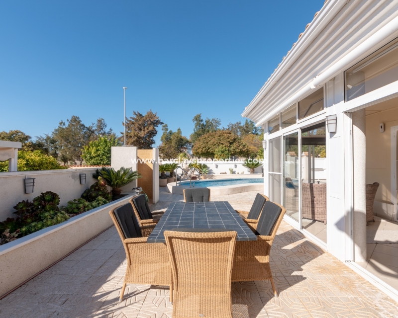 Wederverkoop - Vrijstaande Villa - Urb. La Marina