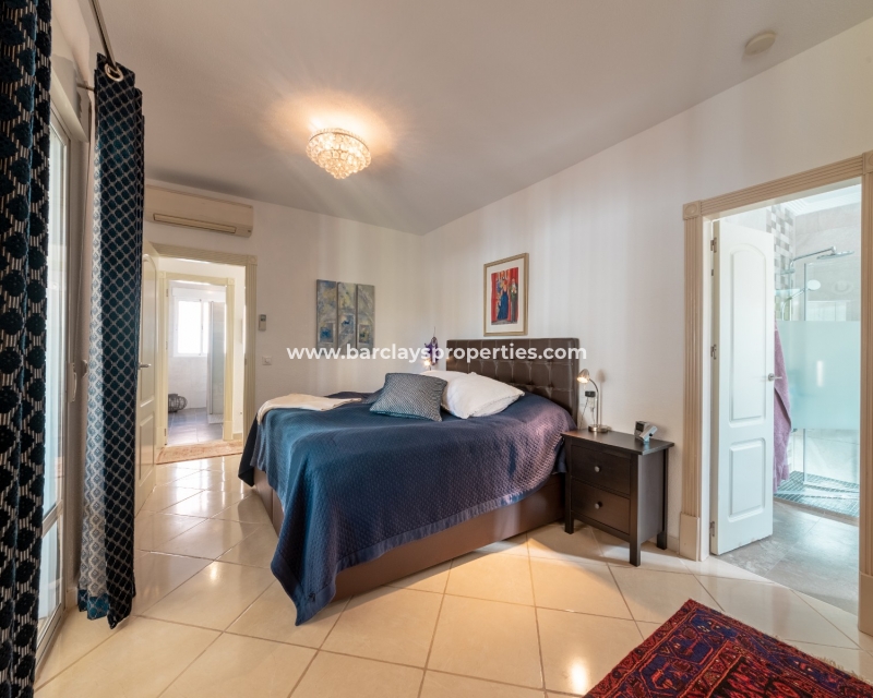 Wederverkoop - Vrijstaande Villa - Urb. La Marina