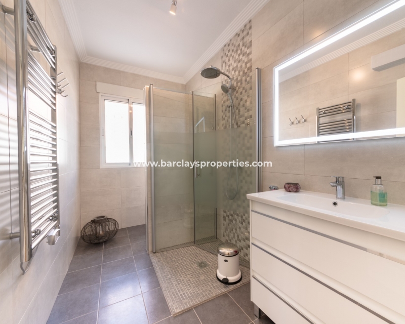 Wederverkoop - Vrijstaande Villa - Urb. La Marina