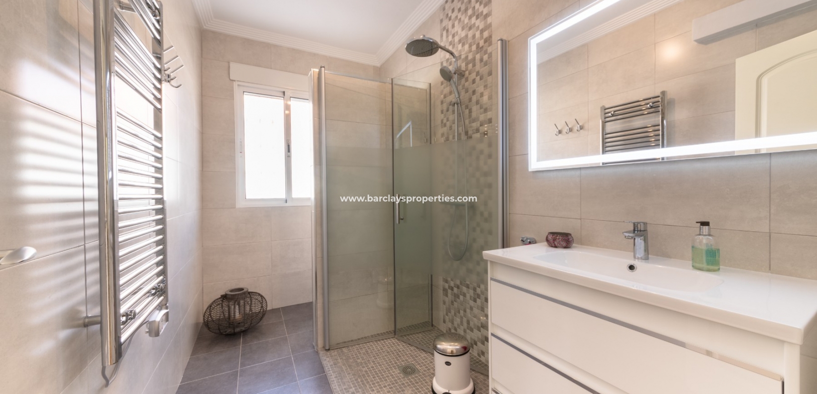 Wederverkoop - Vrijstaande Villa - Urb. La Marina