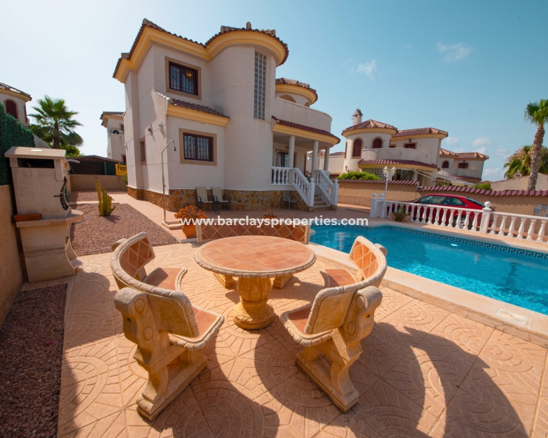 Wederverkoop - Vrijstaande Villa - Urb. La Marina