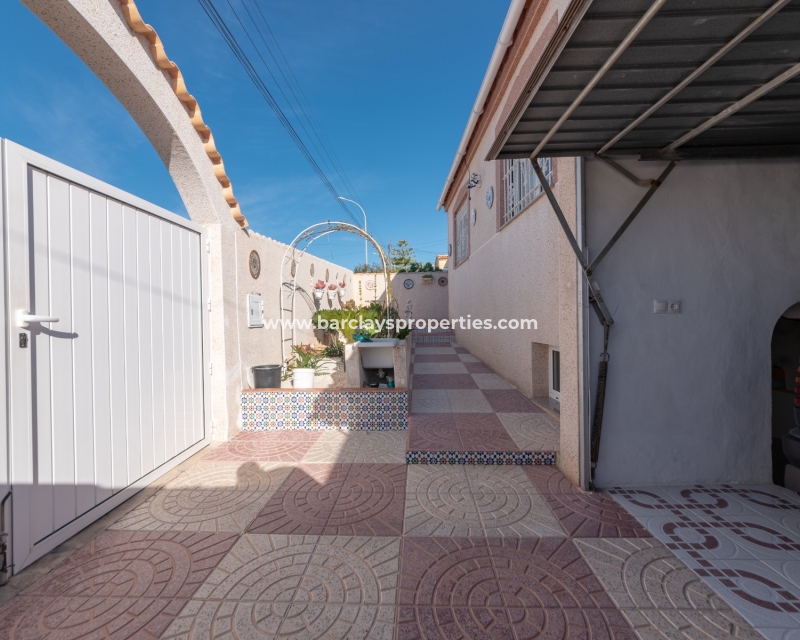 Wederverkoop - Vrijstaande Villa - Urb. La Marina