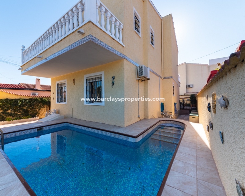 Wederverkoop - Vrijstaande Villa - Urb. La Marina