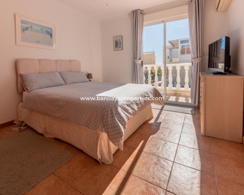 Wederverkoop - Vrijstaande Villa - Urb. La Marina