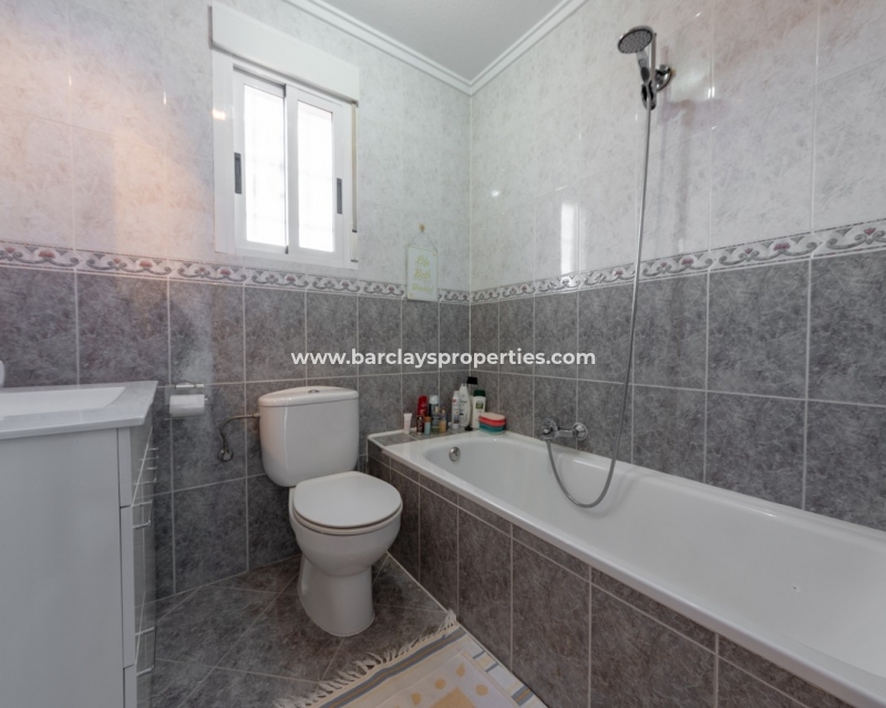 Wederverkoop - Vrijstaande Villa - Urb. La Marina