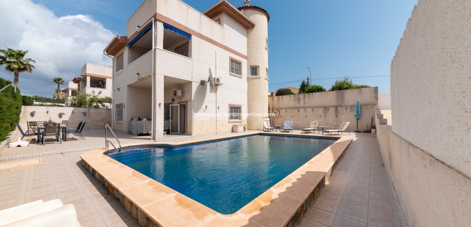 Wederverkoop - Vrijstaande Villa - Urb. La Marina