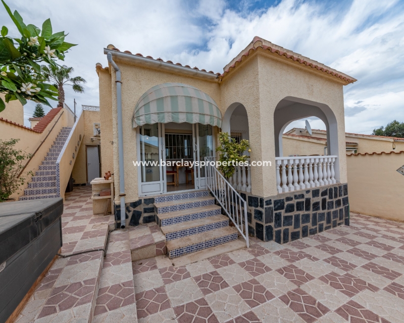 Wederverkoop - Vrijstaande Villa - Urb. La Marina