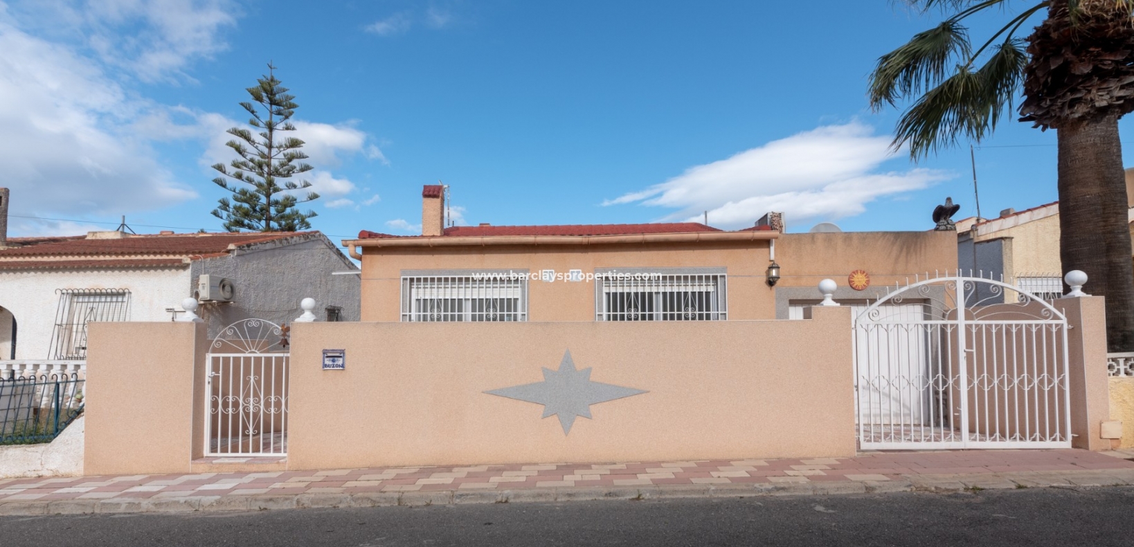 Wederverkoop - Vrijstaande Villa - Urb. La Marina