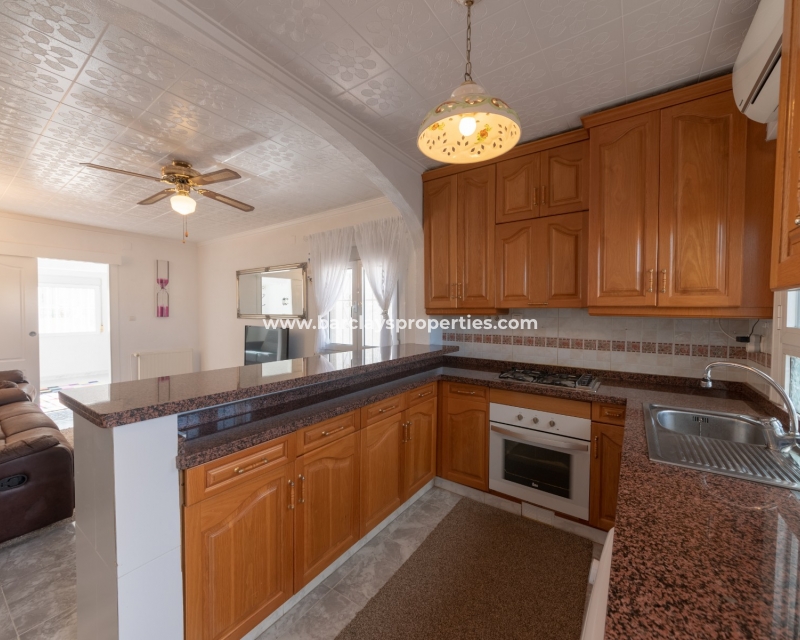 Wederverkoop - Vrijstaande Villa - Urb. La Marina