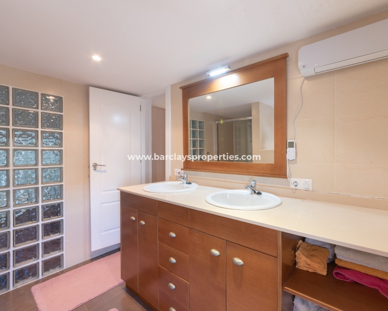 Wederverkoop - Vrijstaande Villa - Urb. La Marina