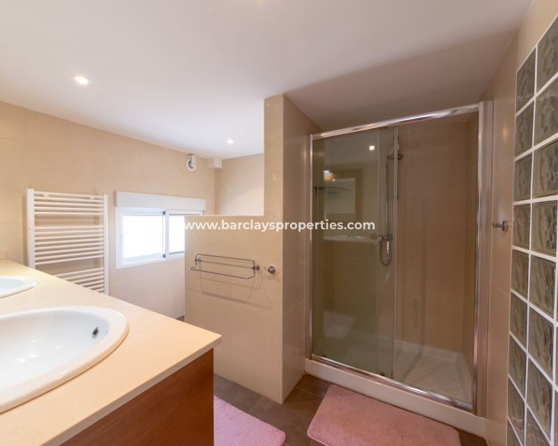 Wederverkoop - Vrijstaande Villa - Urb. La Marina