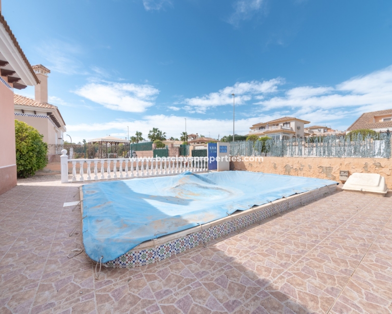 Wederverkoop - Vrijstaande Villa - Urb. La Marina