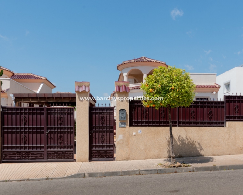 Wederverkoop - Vrijstaande Villa - Urb. La Marina