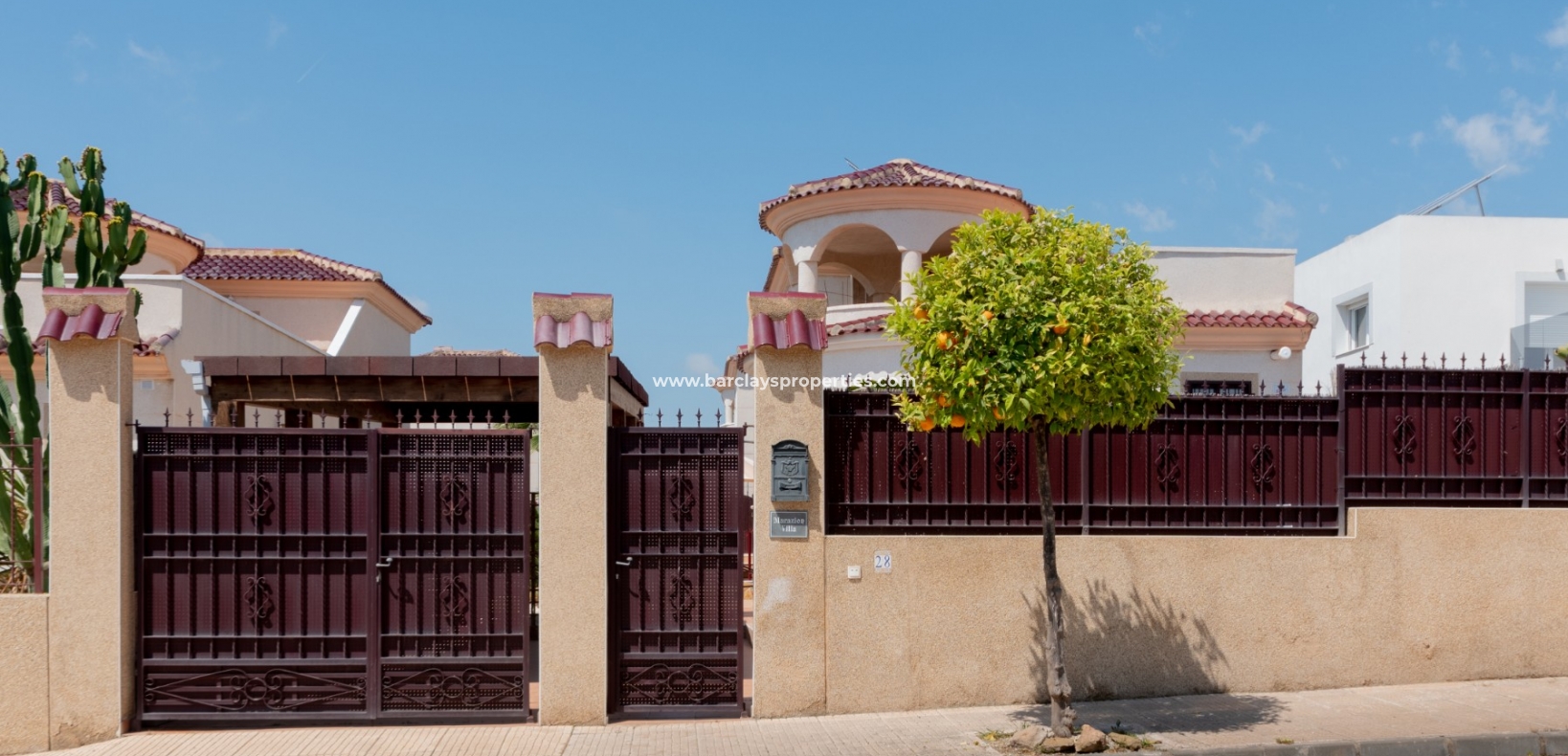 Wederverkoop - Vrijstaande Villa - Urb. La Marina