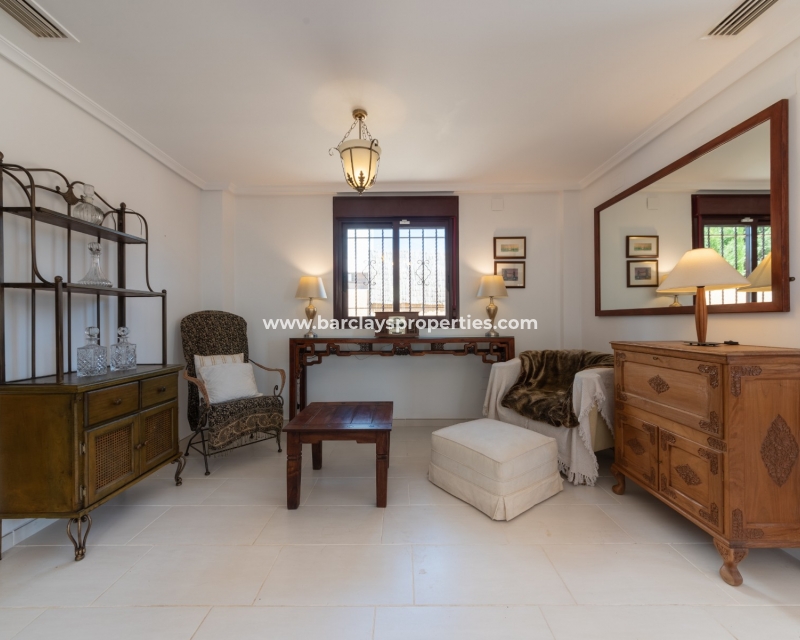 Wederverkoop - Vrijstaande Villa - Urb. La Marina