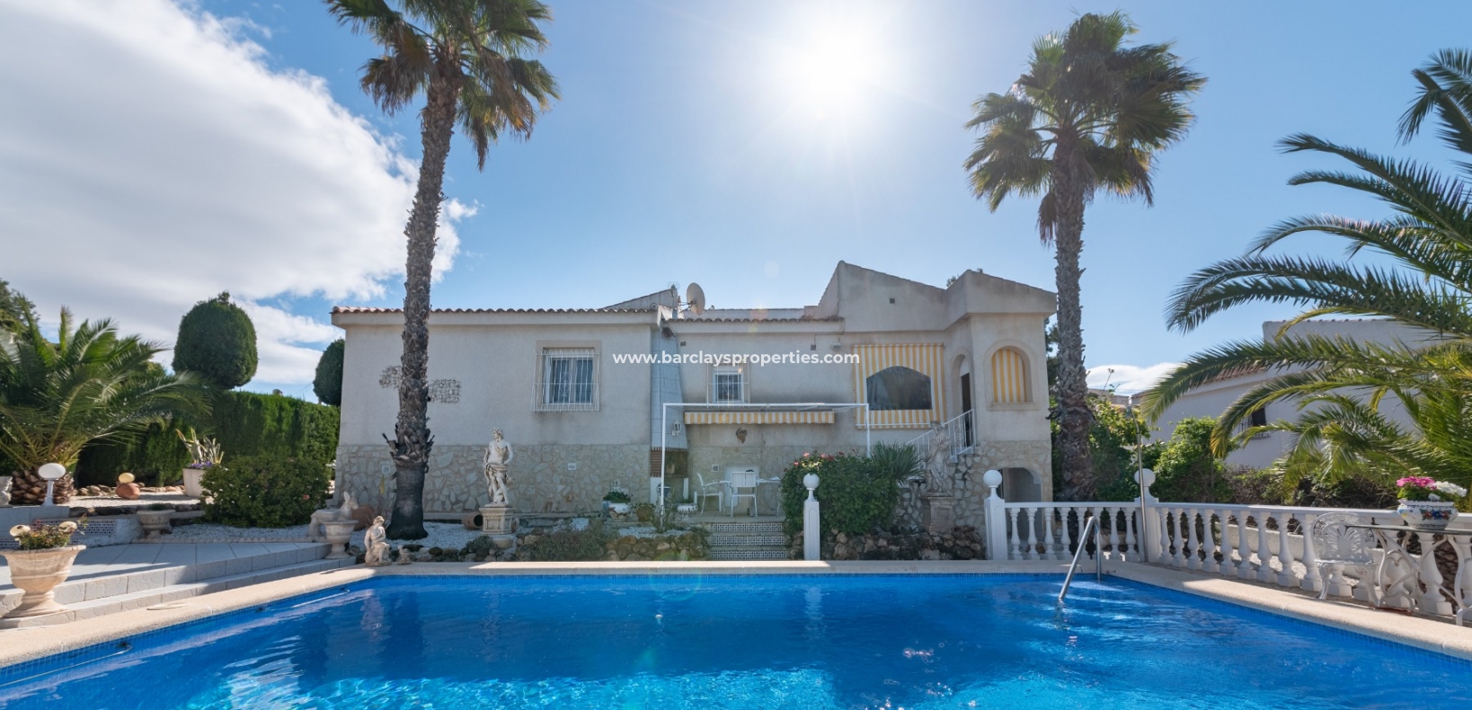 Wederverkoop - Vrijstaande Villa - Urb. La Marina