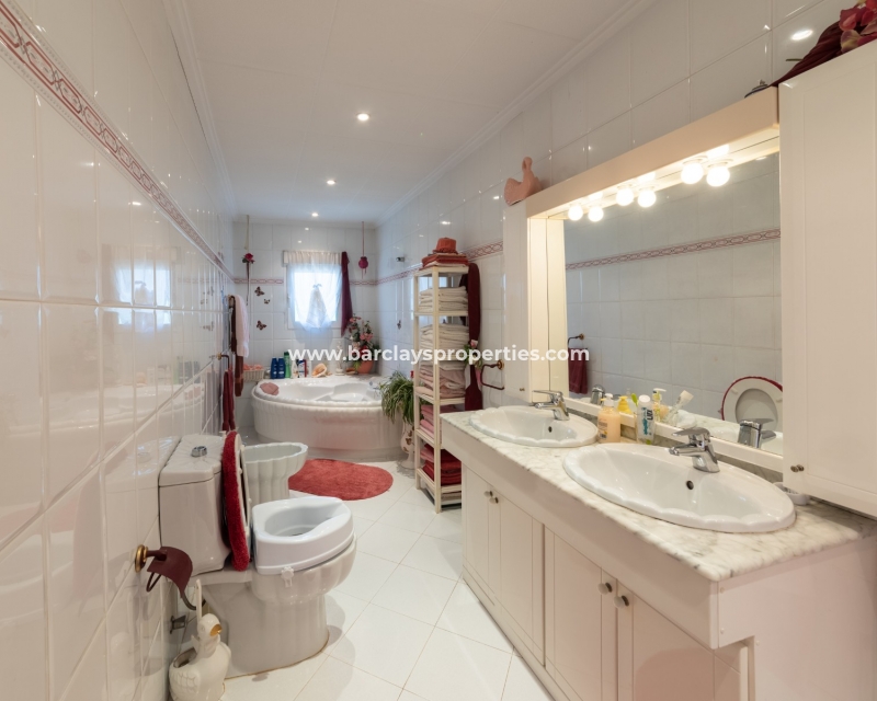 Wederverkoop - Vrijstaande Villa - Urb. La Marina