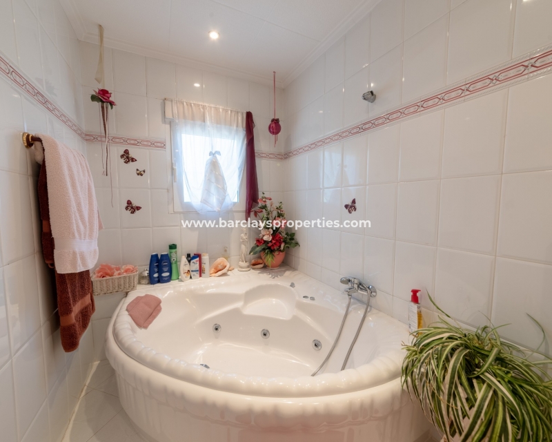 Wederverkoop - Vrijstaande Villa - Urb. La Marina