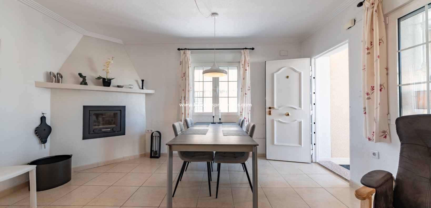 Wederverkoop - Vrijstaande Villa - Urb. La Marina