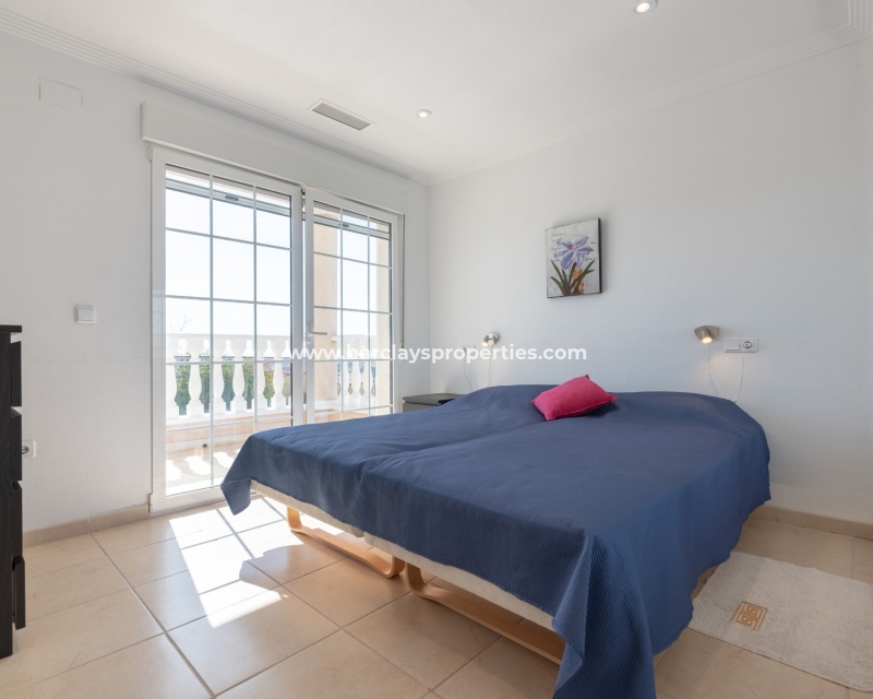 Wederverkoop - Vrijstaande Villa - Urb. La Marina