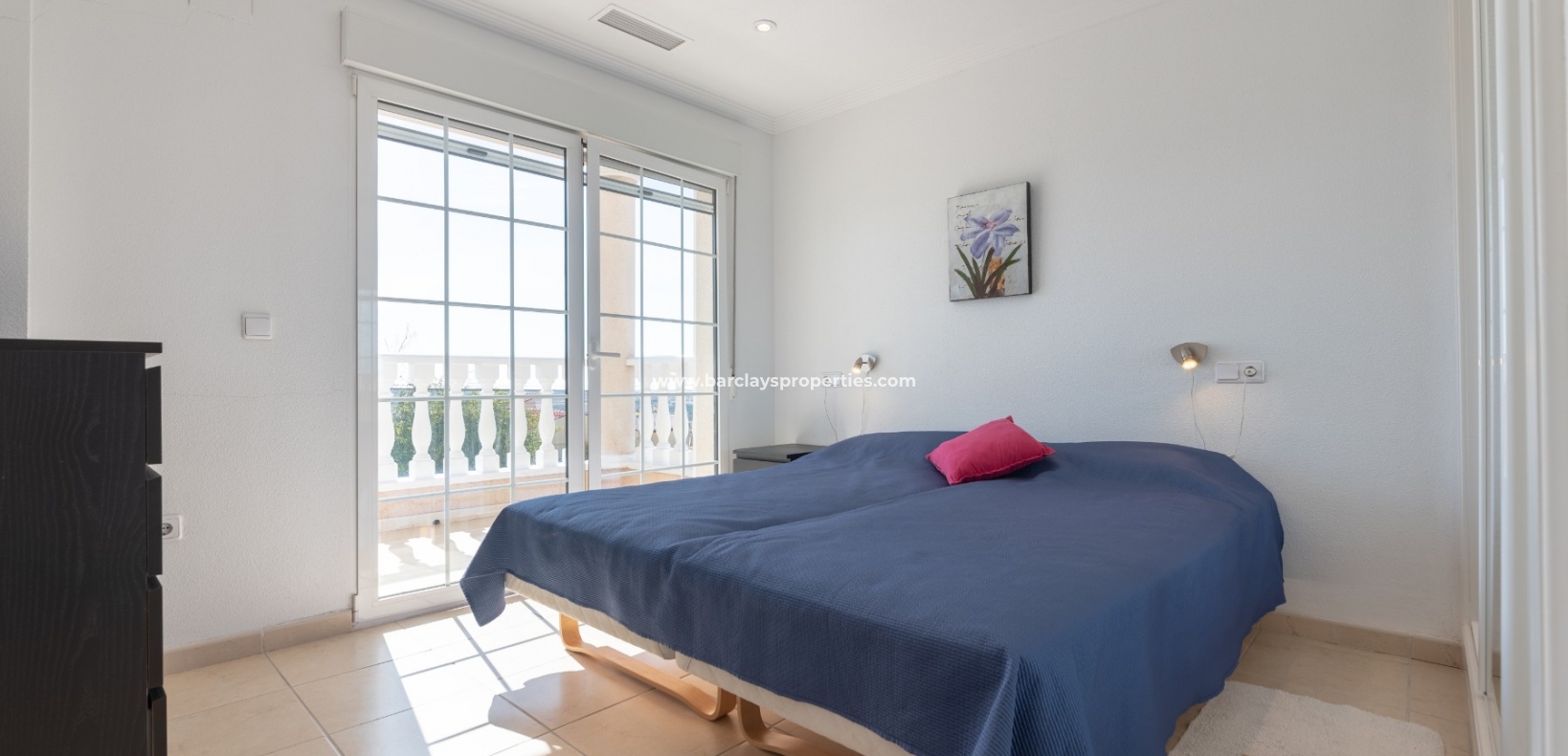 Wederverkoop - Vrijstaande Villa - Urb. La Marina