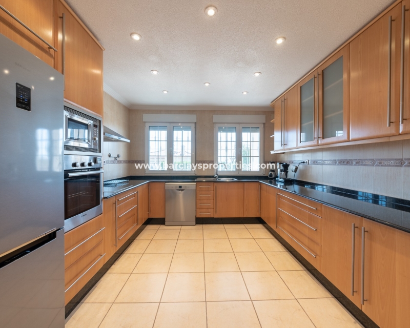 Wederverkoop - Vrijstaande Villa - Urb. La Marina