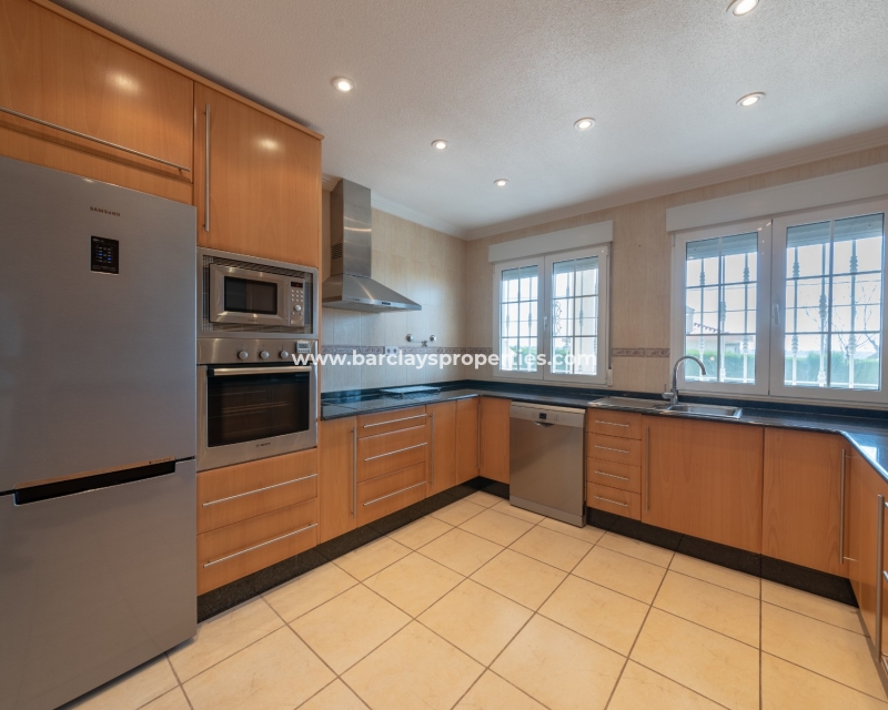 Wederverkoop - Vrijstaande Villa - Urb. La Marina