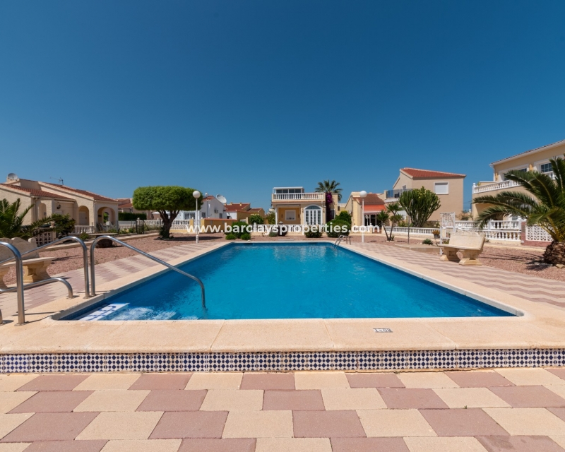 Wederverkoop - Vrijstaande Villa - Urb. La Marina