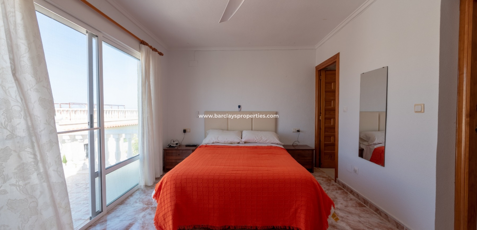 Wederverkoop - Vrijstaande Villa - Urb. La Marina