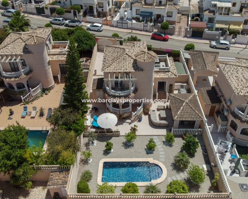 Wederverkoop - Vrijstaande Villa - Urb. La Marina