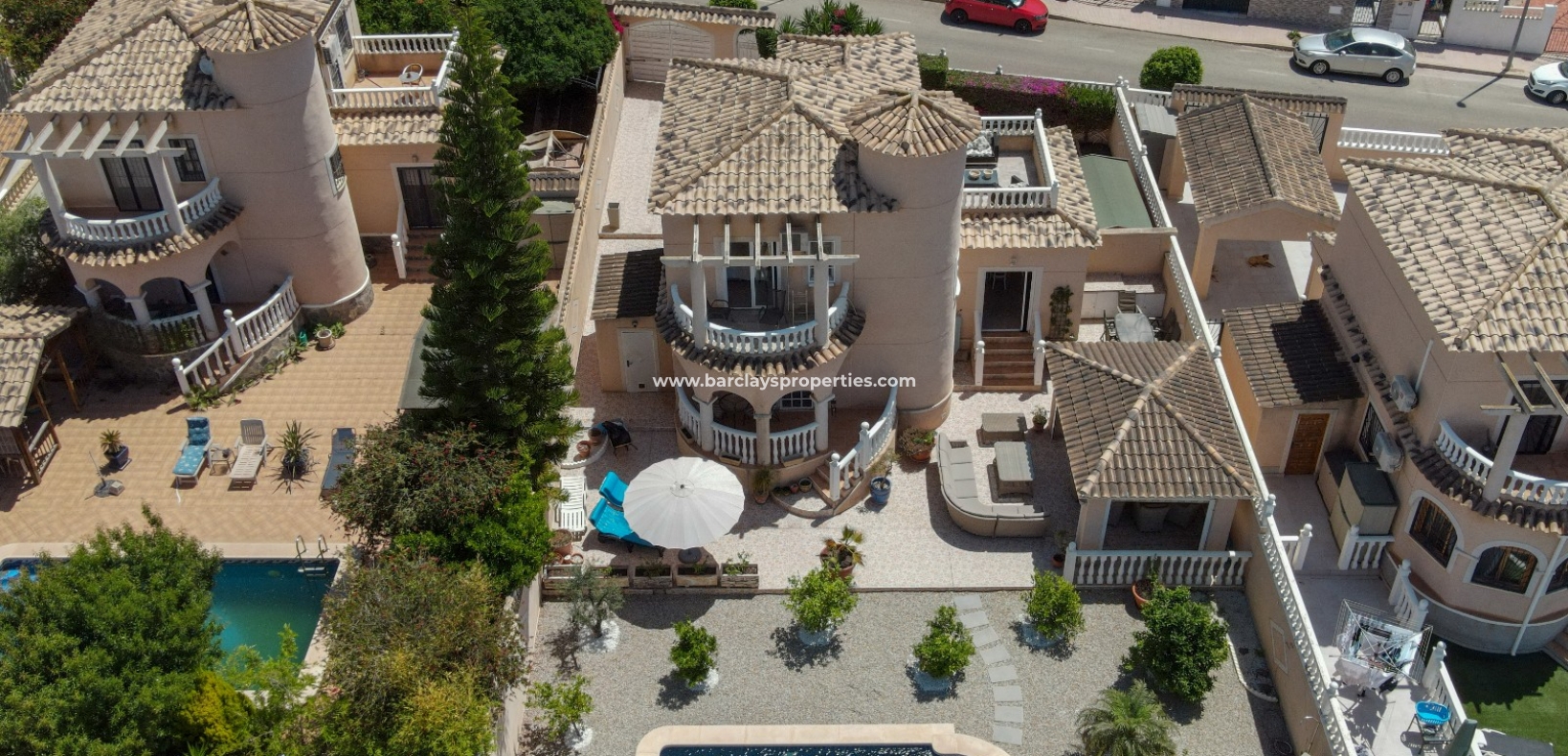 Wederverkoop - Vrijstaande Villa - Urb. La Marina