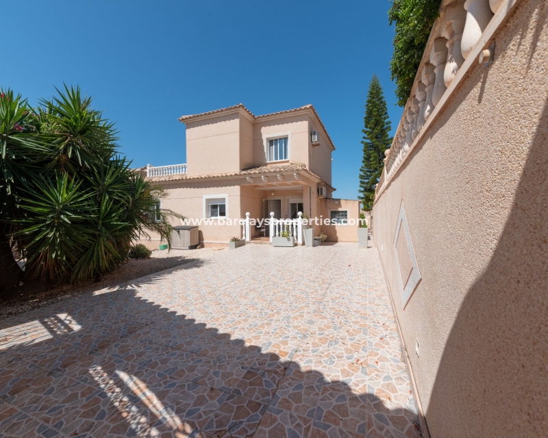 Wederverkoop - Vrijstaande Villa - Urb. La Marina