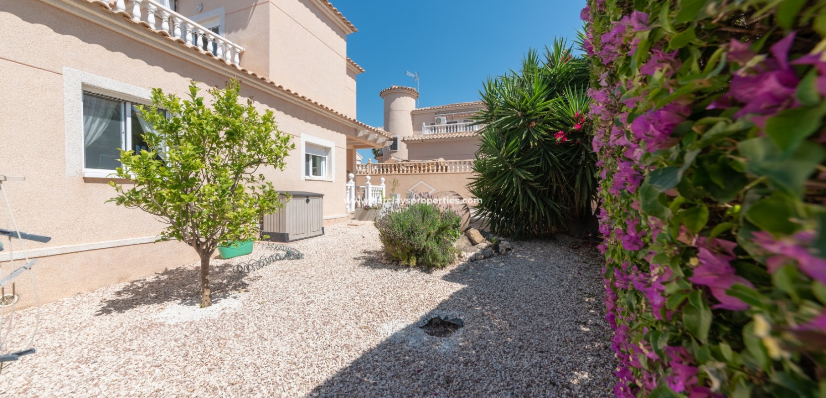 Wederverkoop - Vrijstaande Villa - Urb. La Marina