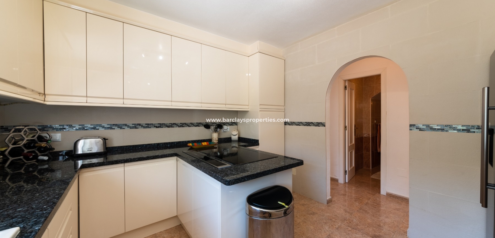 Wederverkoop - Vrijstaande Villa - Urb. La Marina