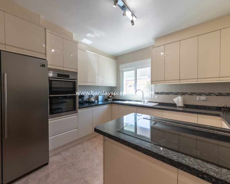 Wederverkoop - Vrijstaande Villa - Urb. La Marina