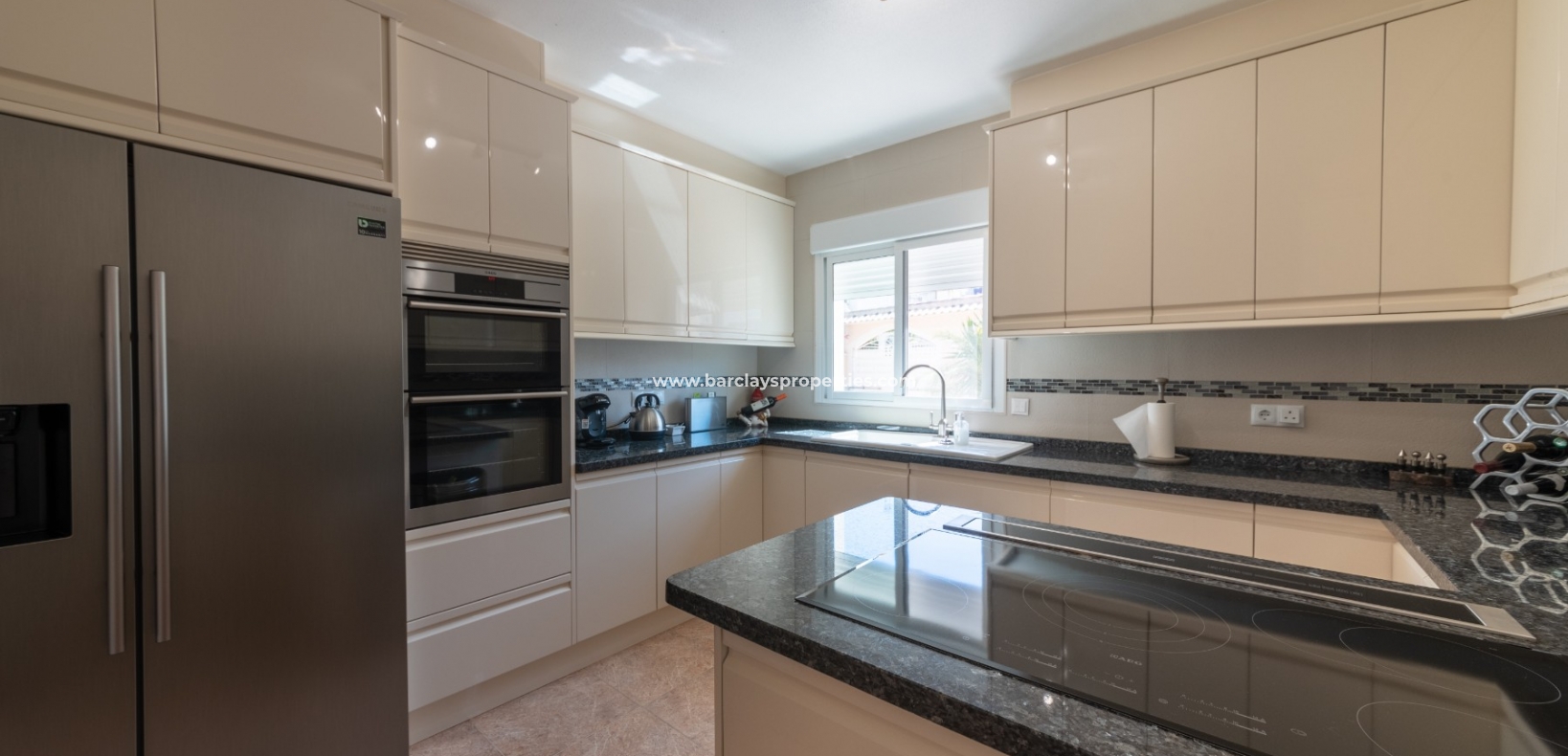 Wederverkoop - Vrijstaande Villa - Urb. La Marina