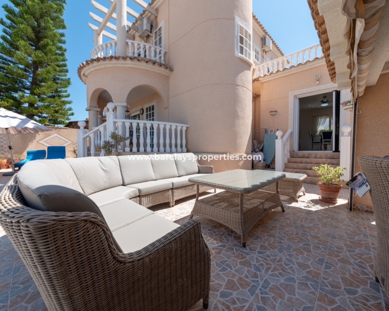 Wederverkoop - Vrijstaande Villa - Urb. La Marina