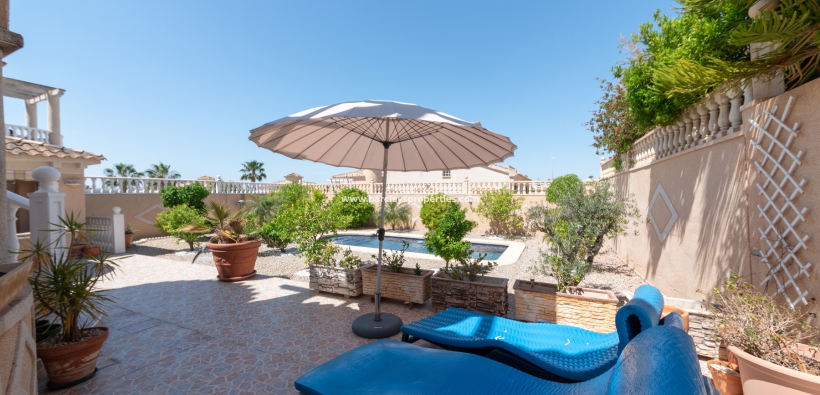 Wederverkoop - Vrijstaande Villa - Urb. La Marina