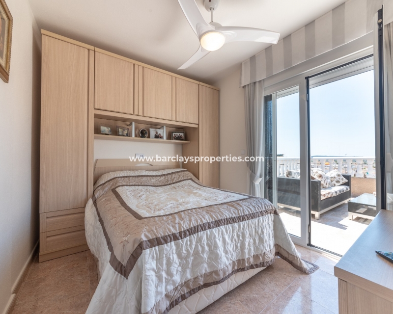 Wederverkoop - Vrijstaande Villa - Urb. La Marina