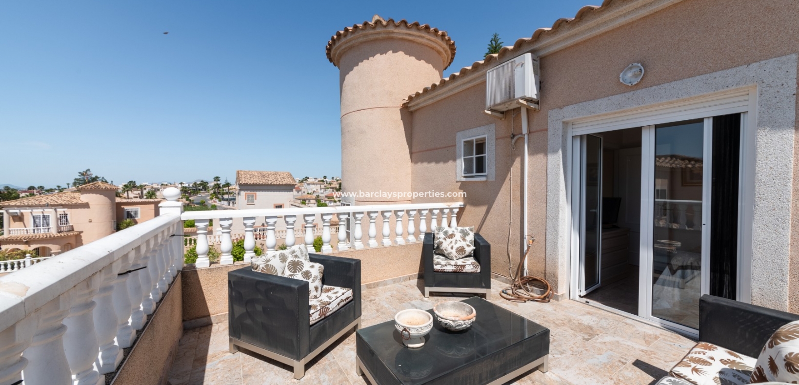 Wederverkoop - Vrijstaande Villa - Urb. La Marina